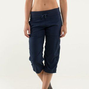 Lululemon Studio Crop in Inkwell sz 6